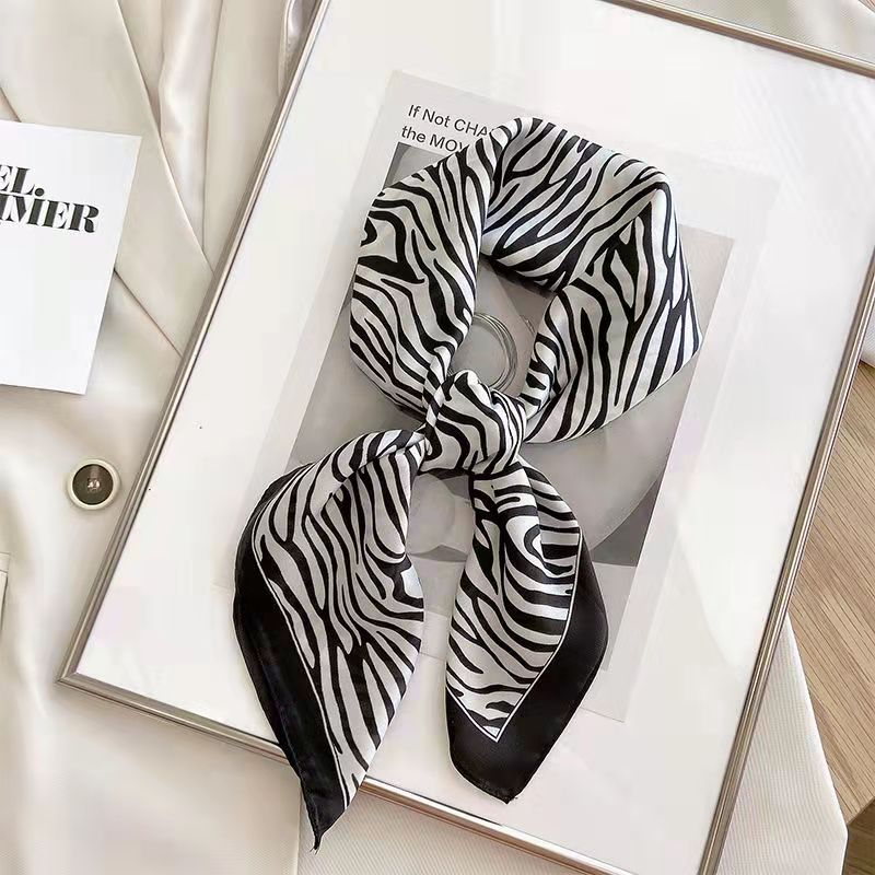 New Fashion Zebra Printed Squa - Scarf Silk Square recension och pris